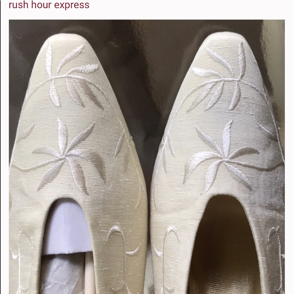 Beautiful embroidered flats